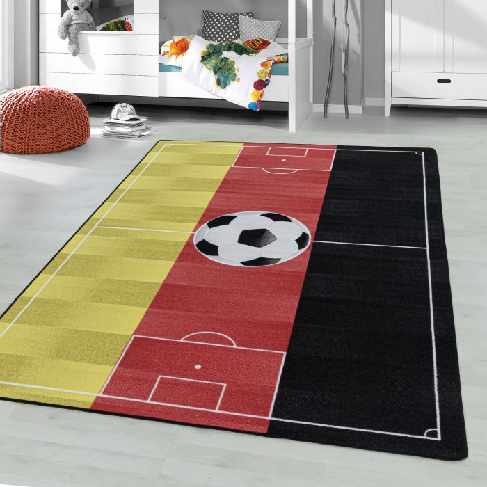 Play Voetbalveld Duitsland antislip kinderkamer speelkleed lussenpolig rechthoek 160x230cm rood